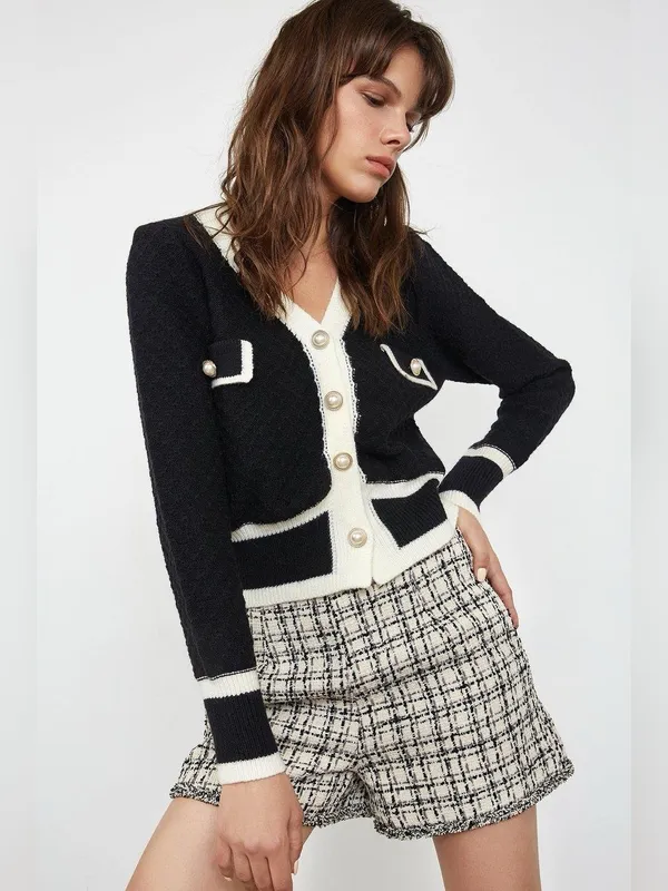 J.ING Black White Contrast Trim Boucle Knit Pearl Button Cardigan Sweater - Image 4