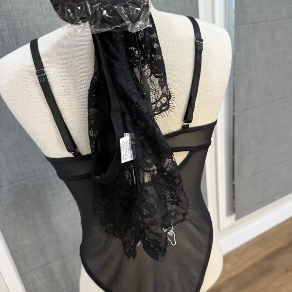 Womens Lace Bodysuit Teddy NEW Size Medium With Matching Accessories Bling Heart - Image 5
