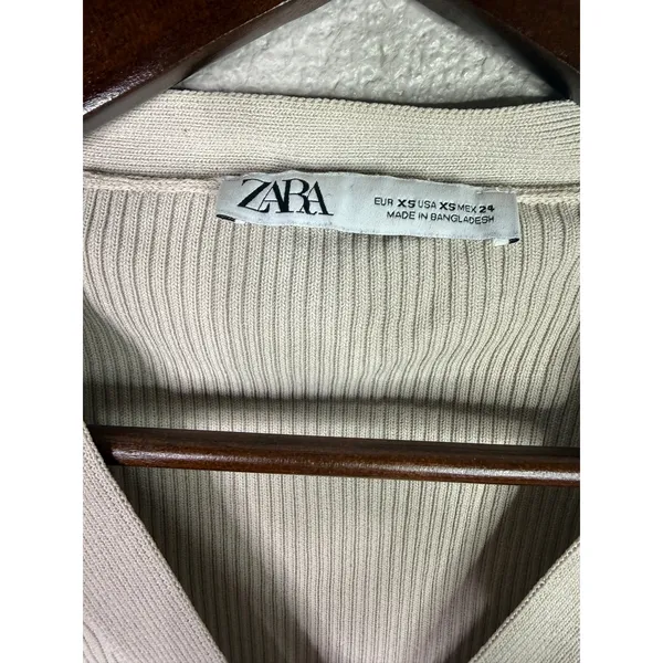 Zara Cropped V Neck Long Sleeve Fitted Ribbed Knit Button Down Sweater XS Beige - Image 7