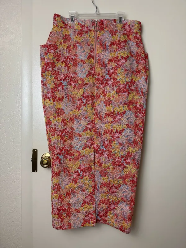 Lulu’s Ellarina Pink Multi Metallic Jacquard Midi Skirt Size M - Image 5
