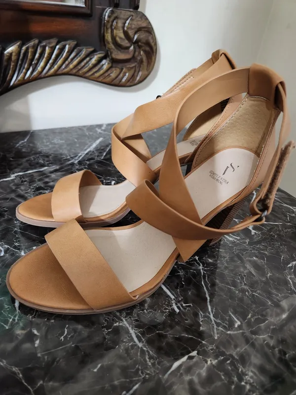 Simple Tan Crisscross Block Heel Sandals Size 8.5 - Image 7