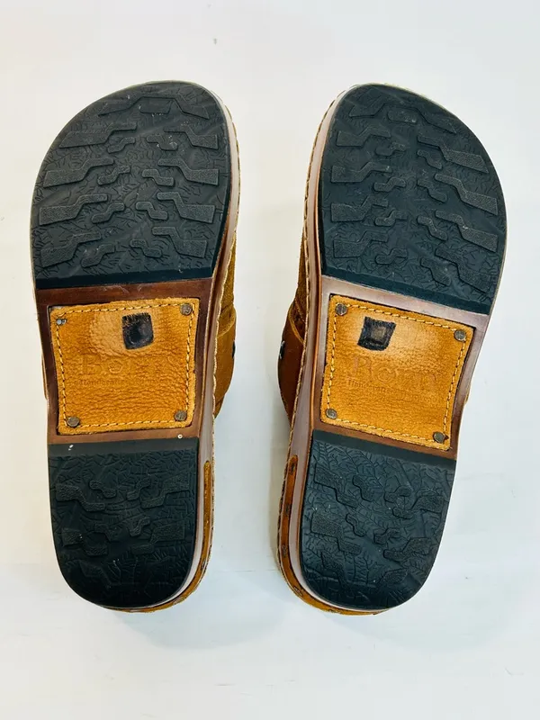 Born Women's Banyan Slip On Leather Clogs size 6 Brown Distressed Suede Leather - Image 10