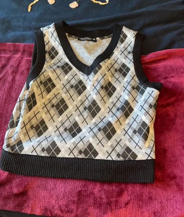 Sweater Vest Black Size M - Image 2
