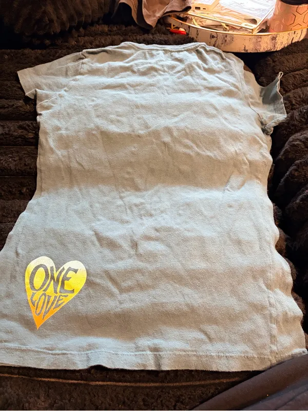 Vintage-Style 'One Love' Graphic Tee in Light Blue with Yellow & Green Print - Image 5