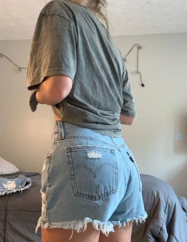 Levi's 501s Shorts - Image 6