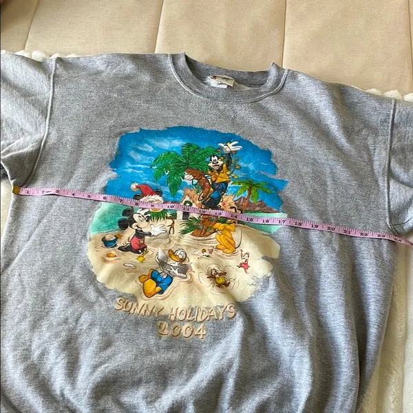 Disney Vintage Crewneck- Sunny Holidays 2004 - Image 5