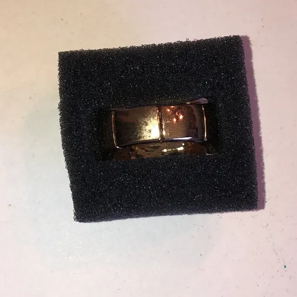 Gold Tone Square Signet Stretchy Ring - Image 4