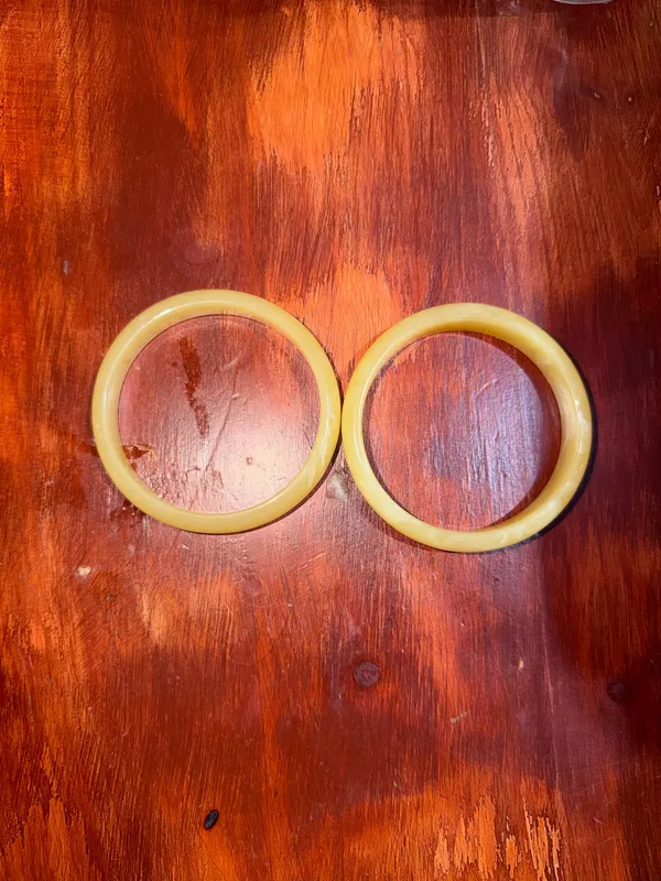 AliExpress 4 Resin Acrylic Round Bangle Set - Image 2