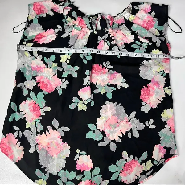 Lauren Conrad Women's Floral Print Tie Back Pleated Neck Blouse Sz M - Image 10
