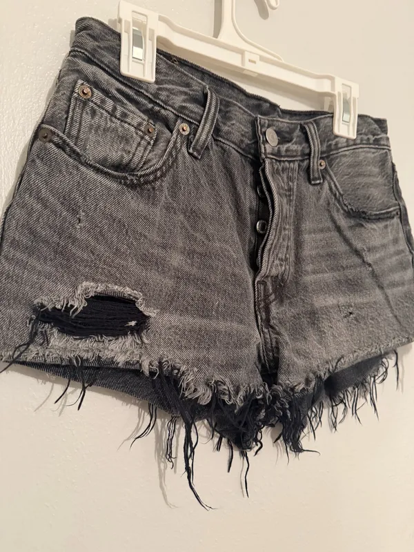 Levi’s 501 Black Distressed Denim Shorts - Image 5