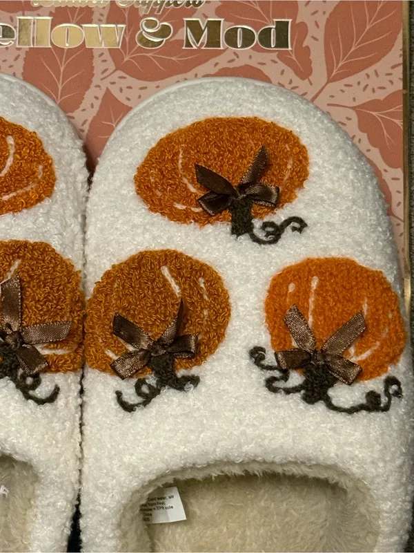 Mellow & Mod Women's Cream Pumpkin Detail Fall Fuzzy Slippers - size M (7-8) - Image 4