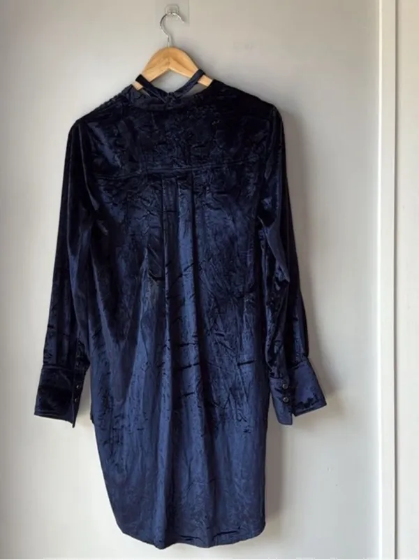 Anthropologie Maeve Tie-Neck Crushed Velvet Navy Blue Blouse - Image 3