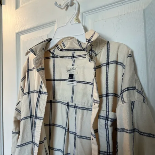 Universal Threads Beige Plaid Flannel - Image 2