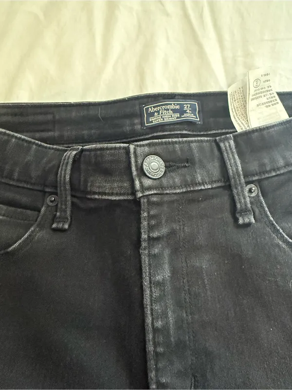Abercrombie & Fitch Simone High Rise Super Skinny distressed jeans size 4 - Image 2