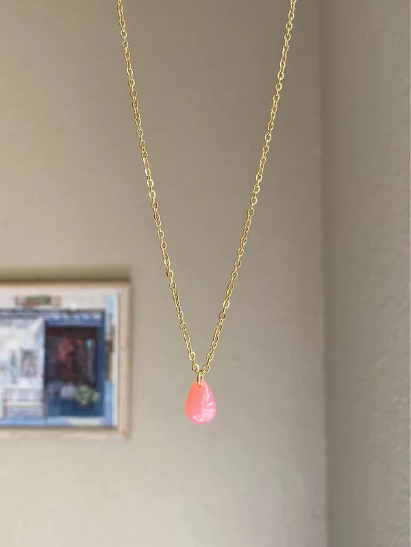 Handmade pink teardrop Czech glass simple minimalist gold chain necklace🩷 - Image 3