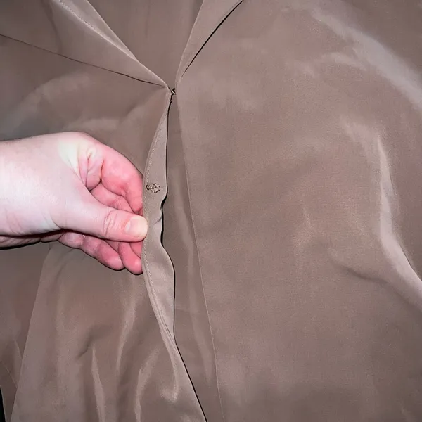 Abercrombie Closure Top in Brown Size Small - Image 8