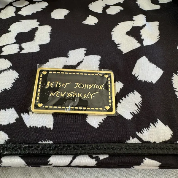 Betsey Johnson Black and White Shoulder Bag - Image 3