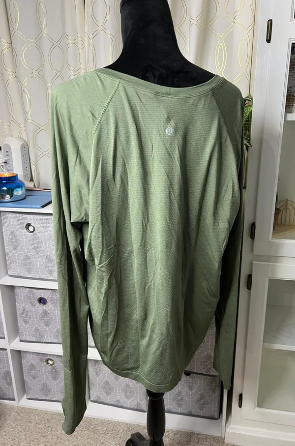 Lululemon Swiftly Tech Long Sleeve - Image 3