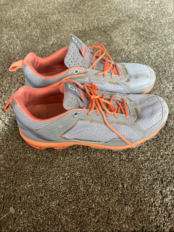 On Running Gray and Coral Women's Athletic Sneakers - Image 2