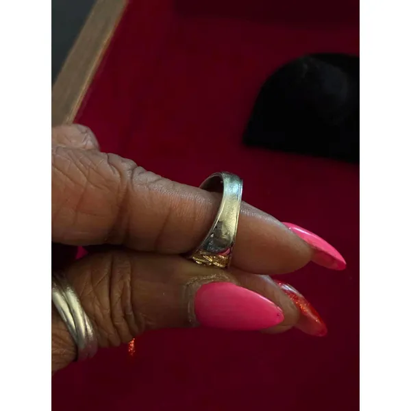 Vintage-Style Textured Gold-Tone Geometric Pyramid Band Size 7 - Image 5