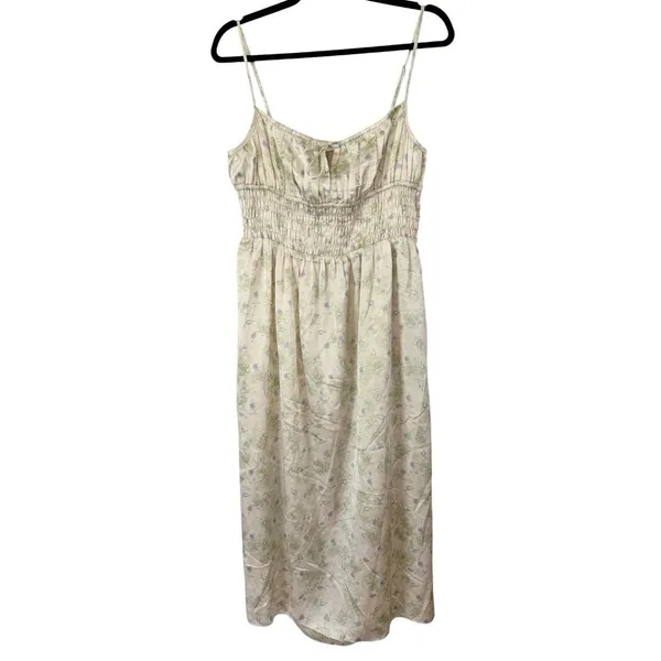 NWOT ASTR‎ The Label Floral Satin Smocked Midi Dress Size Large Cream Blue Slip - Image 4