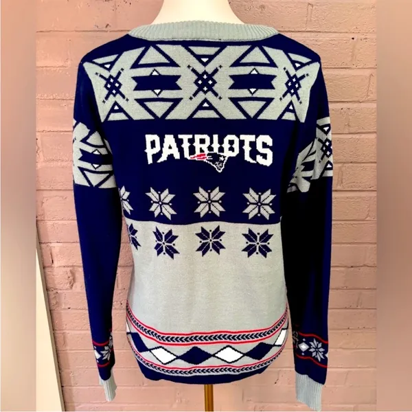 NFL V-Neck New England patriots fair isle sweater Sweater Blue and Gray small - Image 4