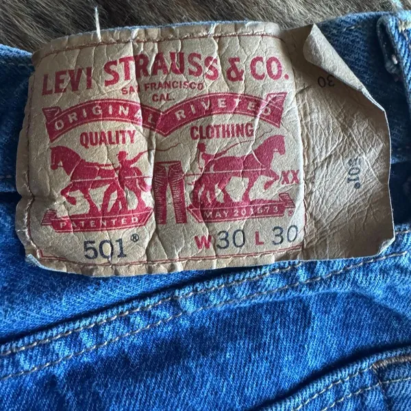 Vintage 90’s Levi’s 501 High Rise Button Fly Jeans Distressed Size 28 - Image 4