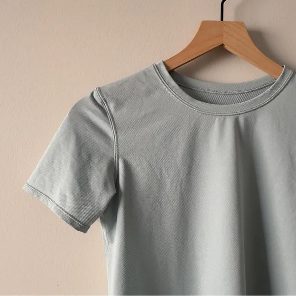 Lululemon Athletic pale green short sleeve tee top t-shirt stretch crew neck EUC - Image 9