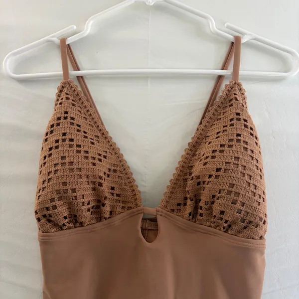 Shade & Shore‎ Women Brown Crochet High Leg Cheeky One Piece Swimsuit Large NEW - Image 3