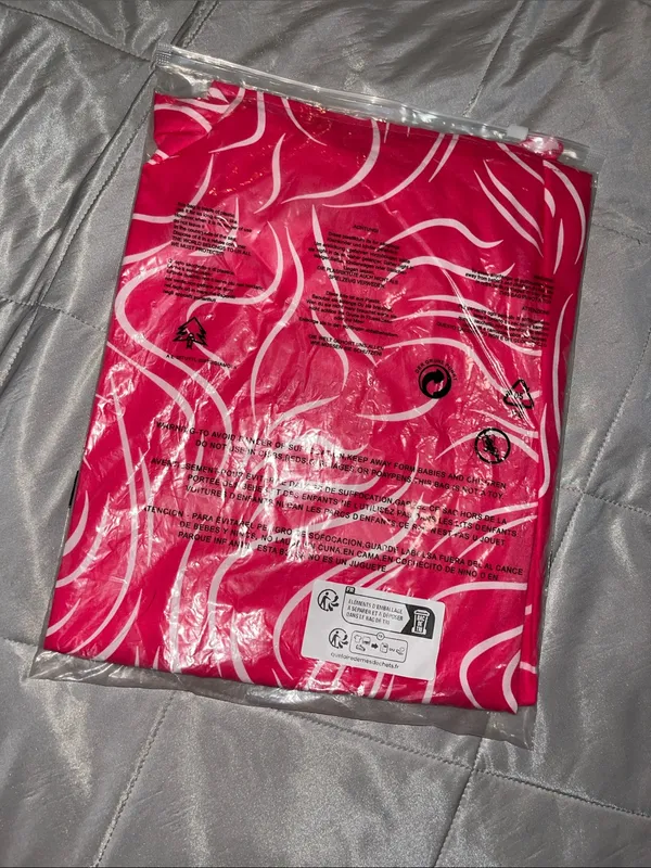 NWT Pink Abstract Wave Blouse – Size M- Lightweight & Flowy - Image 4