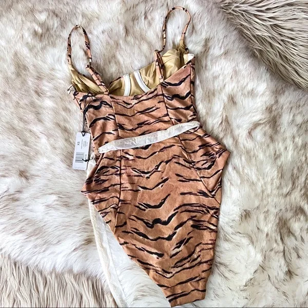 WeWoreWhat Danielle One Piece Swimsuit‎ Tiger Print Tan XS NWT - Image 11