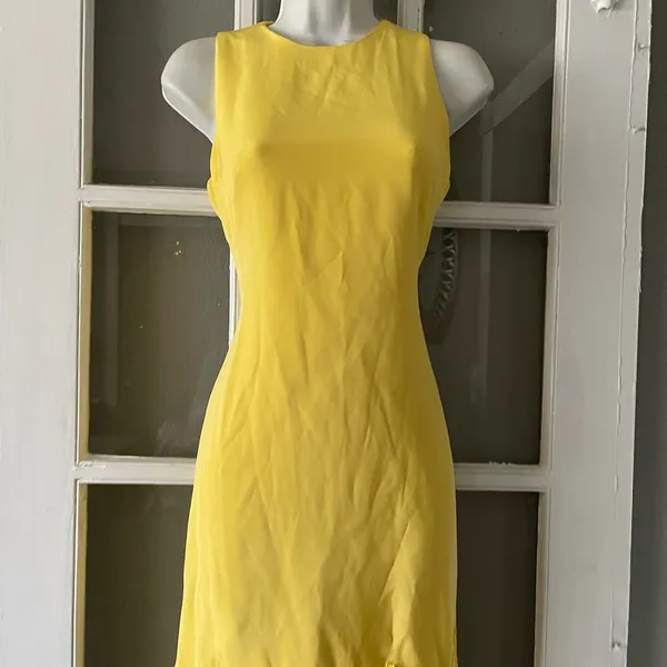 Theia Yellow Midi Dress‎ with Lace Detail - Image 6