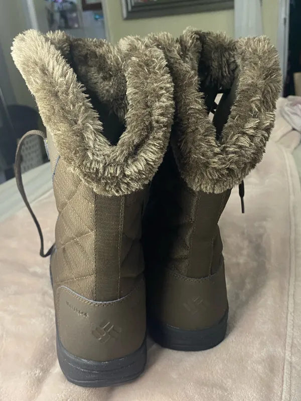 Columbia Women's Boots Size 10 - Image 3