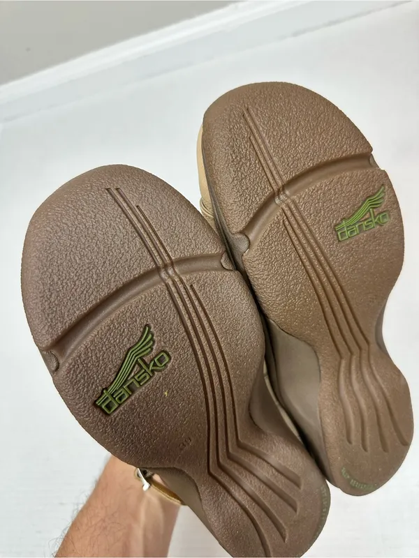 Dansko Womens Kiera Cream Nubuck Shoes Eu 39 - Us 8.5/9.0 - Image 11