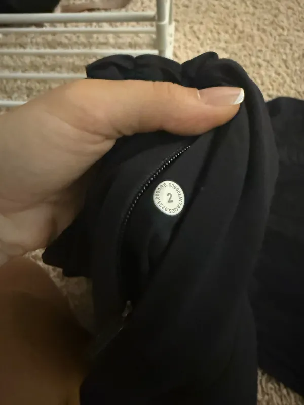 Lululemon Shorts Speed Up 4" Black - Image 4