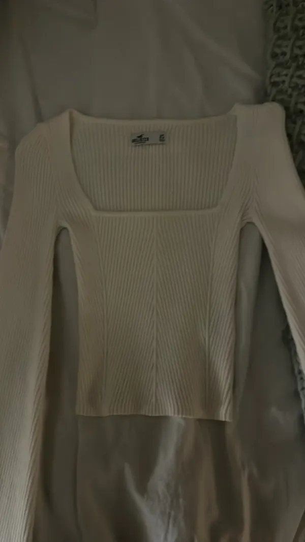 Hollister flared arms sweater - Image 4
