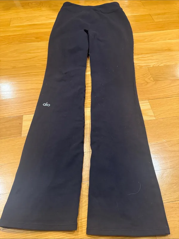 Alo yoga black flare legging size small . - Image 7