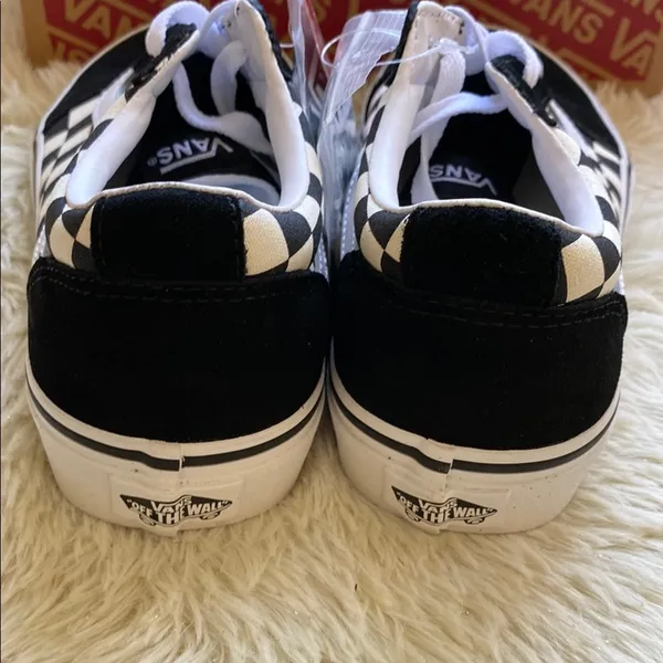 NWT Vans Ward women's sneakers. - Image 4