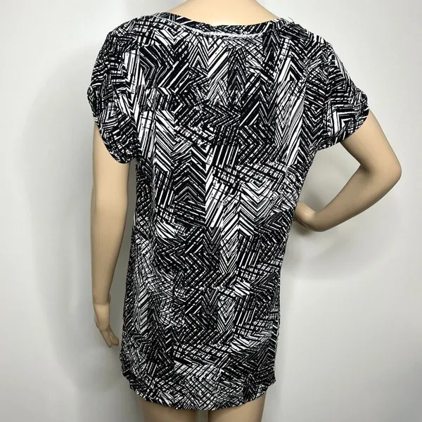 Cable & Gauge Patterned Short Sleeve Tee - Image 3