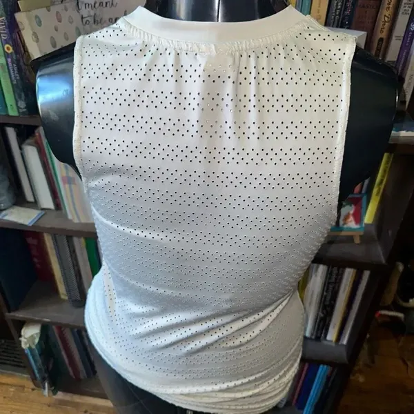 Zyia white perforated athletic sleeveless sporty shirt - Image 2
