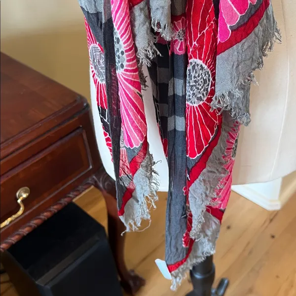 Vera Bradley Colorful Hippie Vibe Pink Gray Red Flowered Scarf - Image 5