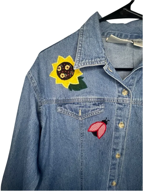 Bill Blass Vintage Long Sleeve Denim Shirt With Embroidered Spring Design - Image 3