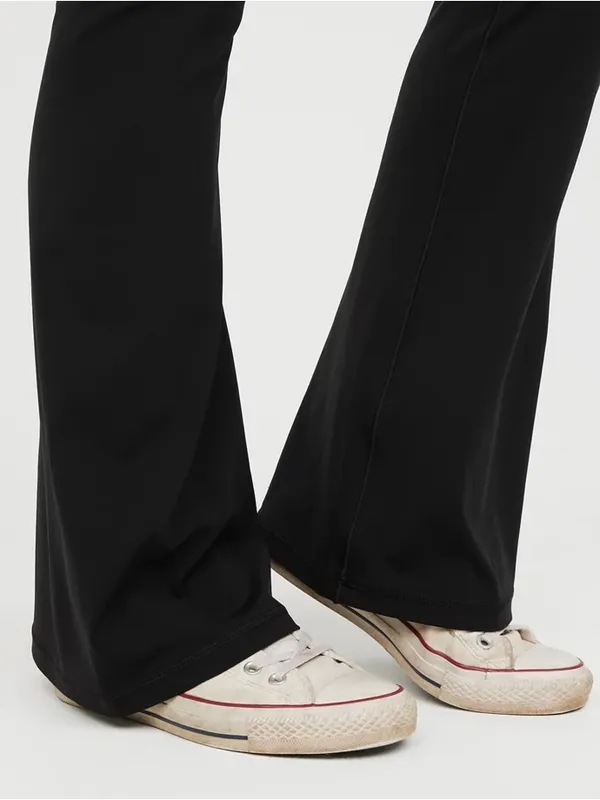 OFFLINE By Aerie Real Me High Waisted Crossover Flare Legging. Black. Medium. - Image 3