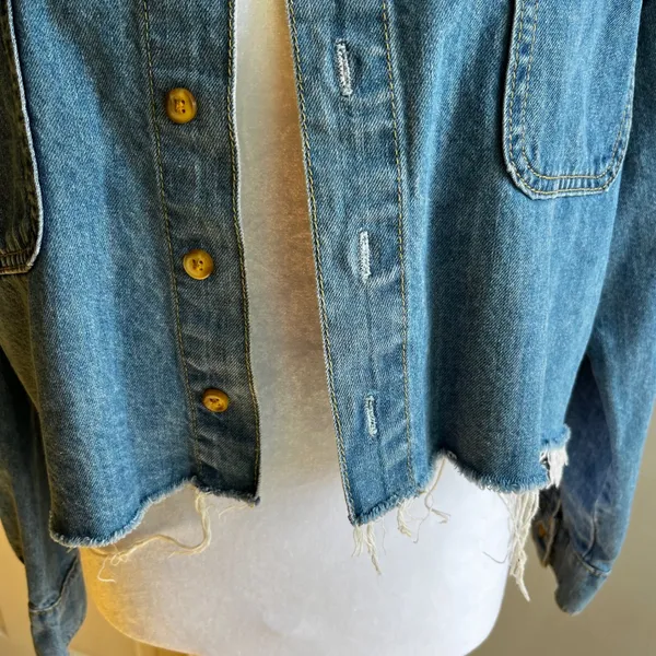 Forever 21 Cropped Jean Jacket with Buttons lightweight distressed Medium - Image 3