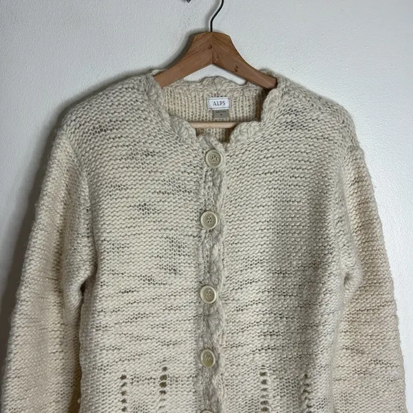 Alps Women's Vtg 100% Wool Chunky Cottagecore Button Cardigan Sweater Medium - Image 2
