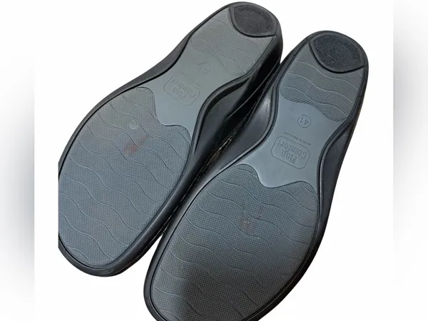 Finn Comfort Light Beige Leather Slip-On Sandals - Image 9