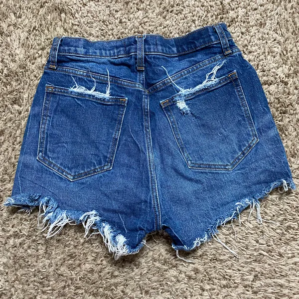 Abercrombie High Rise Mom Short Curve Love - Image 2