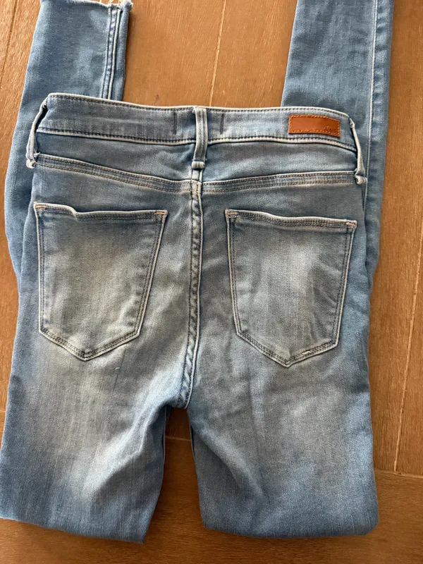 Abercrombie High-Rise Jean Leggings - Image 4