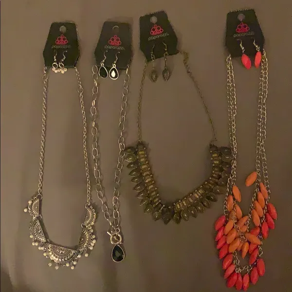 Paparazzi Necklace Lot - Image 5