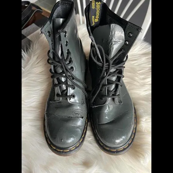 Dr. Martens Gray Patent Leather Lace -up 1460 boots size 8 - Image 2